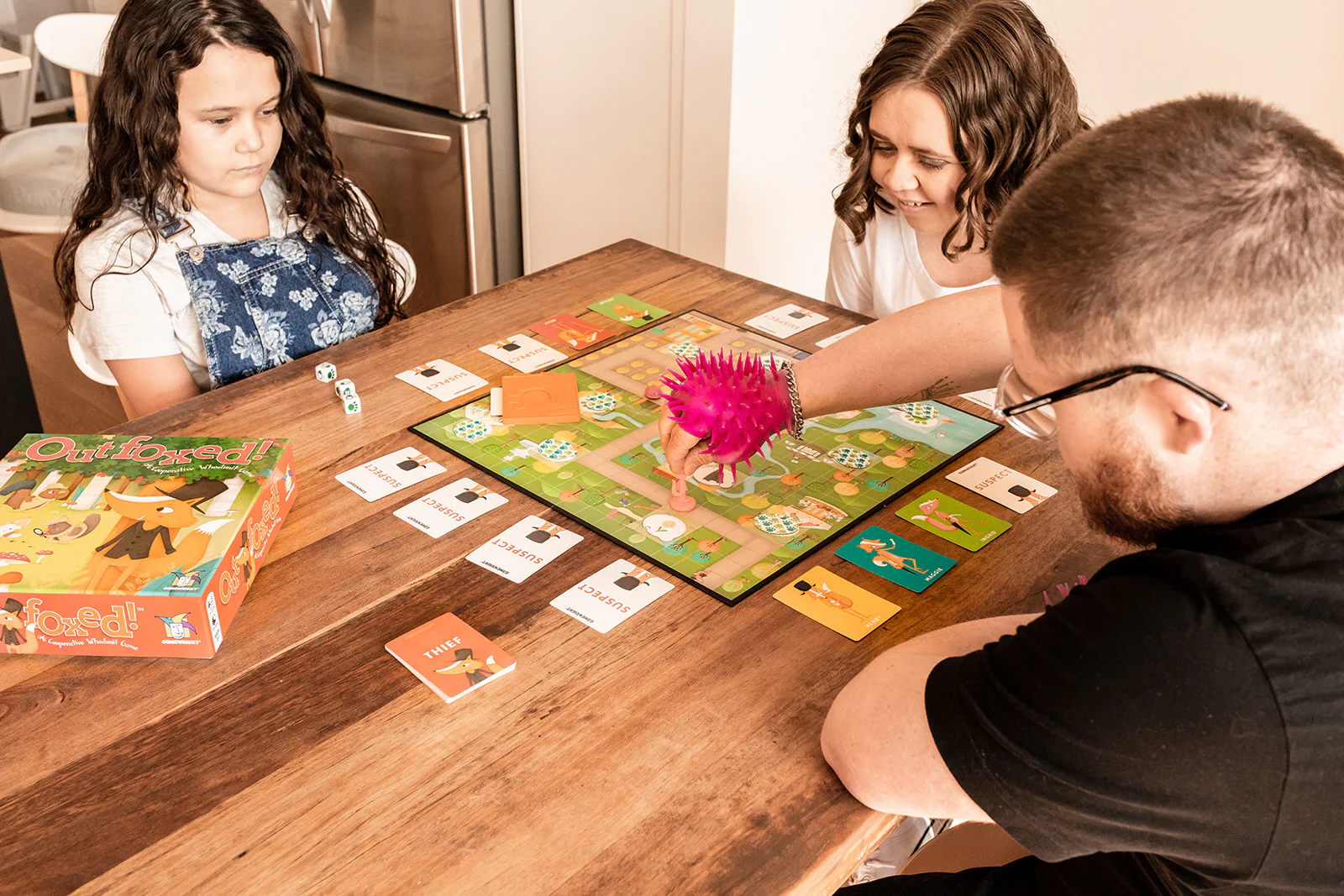 Gamewright Outfoxed - Image 3
